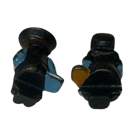 Vintage Cast Iron Miniature Pennsylvania Dutch Black and Blue Amish Figurines - Picture 4 of 6